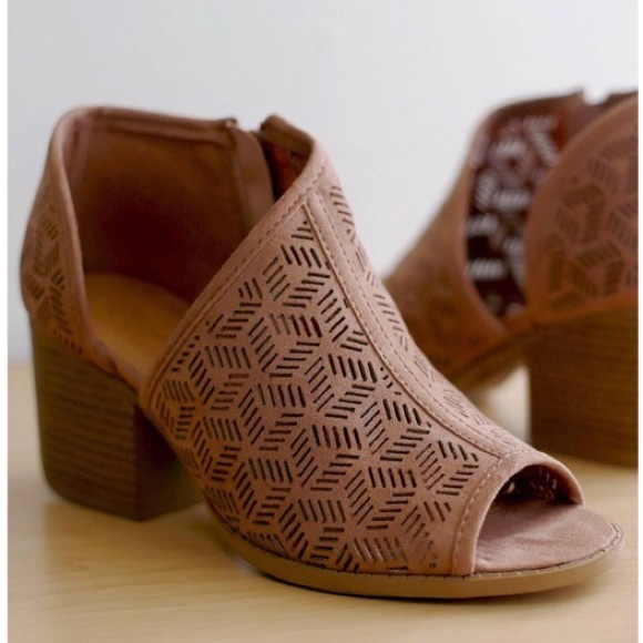 🌸HP🌸Open Toe Side Cut-Out Booties - Picture 5 of 8